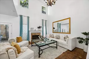 2555 Bering Dr, Houston, TX 77057 - Photo 4