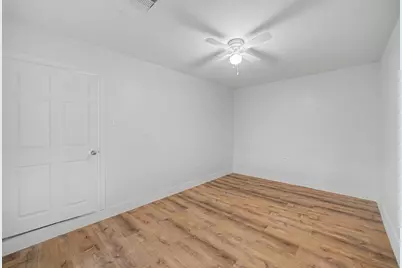5505 Southlea Street, Houston, TX 77033 - Photo 10
