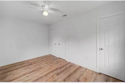5505 Southlea Street, Houston, TX 77033 - Photo 18