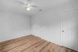 5505 Southlea St, Houston, TX 77033 - Photo 18