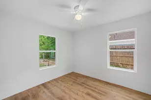 5505 Southlea St, Houston, TX 77033 - Photo 20