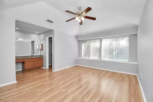 2210 S Ferrisburg Ct, Sugar Land, TX 77478 - Photo 4
