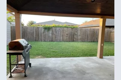 1215 Wallflower Avenue, Baytown, TX 77521 - Photo 22