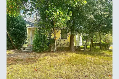 706 E Defee Avenue, Baytown, TX 77520 - Photo 1
