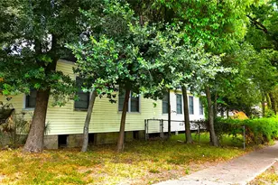 706 E Defee Ave, Baytown, TX 77520 - Photo 2