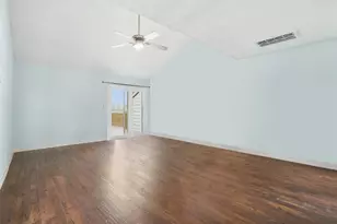 18024 Starboard Dr, Houston, TX 77058 - Photo 14