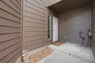 18024 Starboard Dr, Houston, TX 77058 - Photo 2