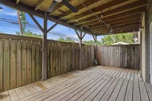 18024 Starboard Dr, Houston, TX 77058 - Photo 22