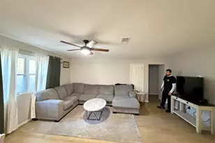 9022 Lazy River Ln, Houston, TX 77088 - Photo 12