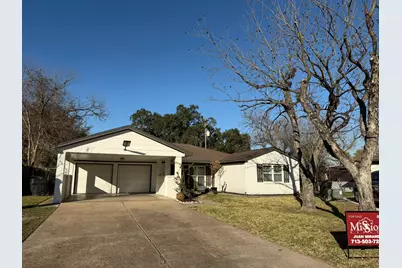 9022 Lazy River Lane, Houston, TX 77088 - Photo 2