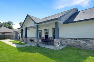 214 N Mahan, Richwood, TX 77531 - Photo 6