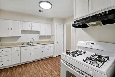 5711 Ridgeway Drive, Houston, TX 77033 - Photo 12