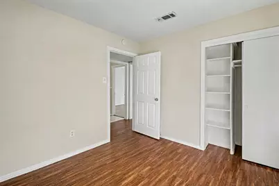 5711 Ridgeway Drive, Houston, TX 77033 - Photo 22