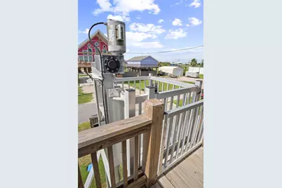 974 Mary Ann, Crystal Beach, TX 77650 - Photo 6