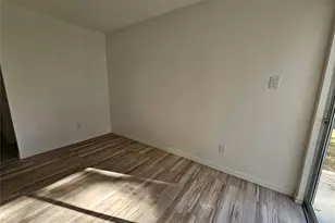 105 E Wavy Oak Cir, The Woodlands, TX 77381 - Photo 12