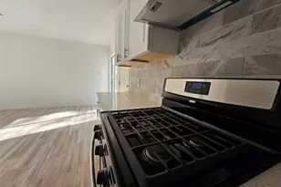 105 E Wavy Oak Cir, The Woodlands, TX 77381 - Photo 6