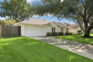 608 Tanglewood Dr, Friendswood, TX 77546 - Photo 4