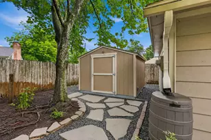 9203 S Pass Ln, Houston, TX 77064 - Photo 24