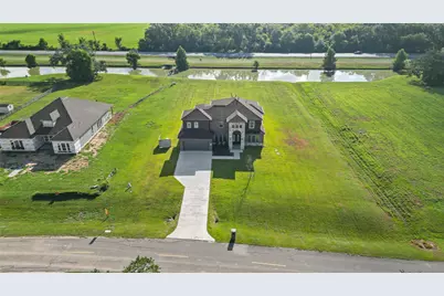 126 Lakeland Circle, Rosharon, TX 77583 - Photo 1