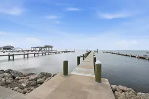 7712 Channelview Dr, Galveston, TX 77554 - Photo 2
