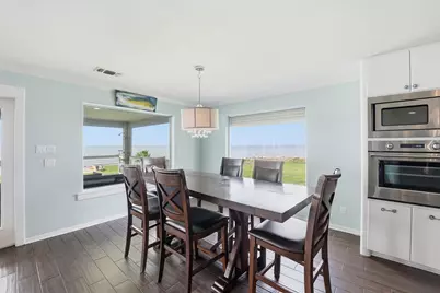 7712 Channelview Drive, Galveston, TX 77554 - Photo 10