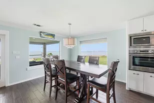7712 Channelview Dr, Galveston, TX 77554 - Photo 10
