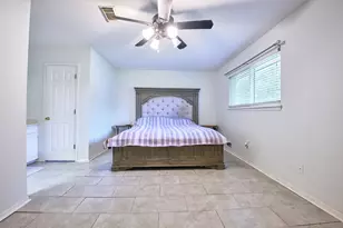 729 Newman St, Angleton, TX 77515 - Photo 12