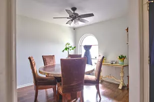 729 Newman St, Angleton, TX 77515 - Photo 10