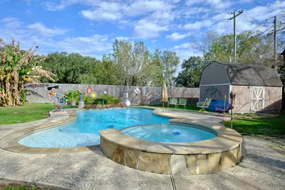 729 Newman Street, Angleton, TX 77515 - Photo 20