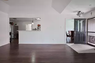 729 Newman St, Angleton, TX 77515 - Photo 6