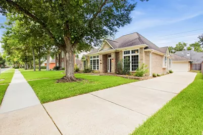 1127 Glendale Drive, Sugar Land, TX 77479 - Photo 2