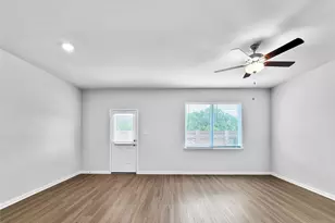 2510 Green Jasper Dr, Iowa Colony, TX 77583 - Photo 2