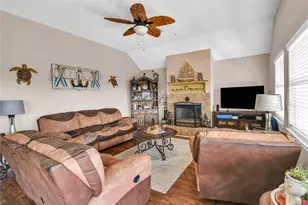 115 Driftwood Rd, Freeport, TX 77541 - Photo 6