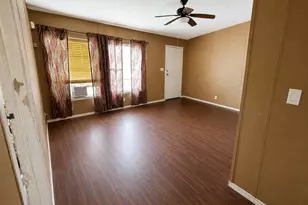 2910 Fairbanks St, Houston, TX 77026 - Photo 6