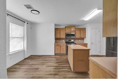 218 Lexington Avenue, Clute, TX 77531 - Photo 6