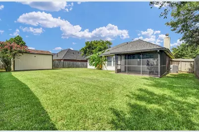 218 Lexington Avenue, Clute, TX 77531 - Photo 30