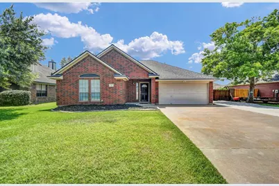 218 Lexington Avenue, Clute, TX 77531 - Photo 2