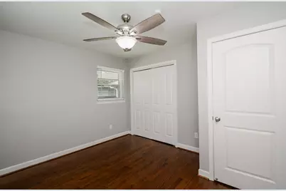 7926 Ridgeview Drive, Houston, TX 77055 - Photo 14