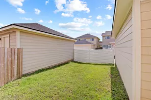 1633 Nichole Woods Dr, Houston, TX 77047 - Photo 36