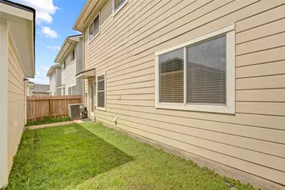 1633 Nichole Woods Drive, Houston, TX 77047 - Photo 38