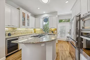 544 Bomar St, Houston, TX 77006 - Photo 22