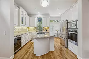 544 Bomar St, Houston, TX 77006 - Photo 4