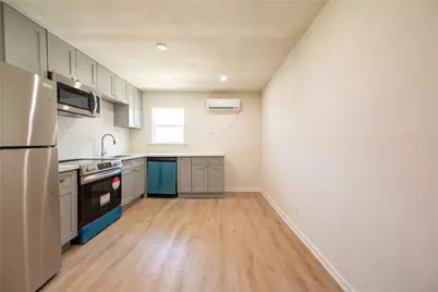 914 Church Street #11, Galveston, TX 77550 - Photo 10