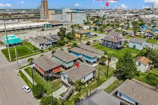 710 35th St, Galveston, TX 77550 - Photo 4