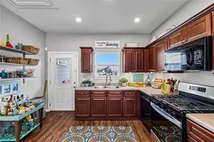 710 35th St, Galveston, TX 77550 - Photo 4
