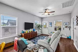 710 35th St, Galveston, TX 77550 - Photo 2