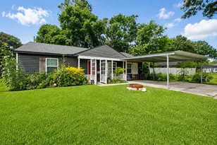 603 Briarwood Dr, Baytown, TX 77520 - Photo 2