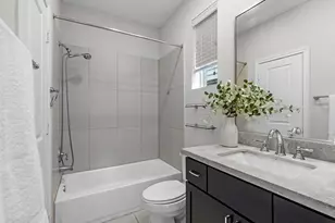 1010 W 24th St, Houston, TX 77008 - Photo 18