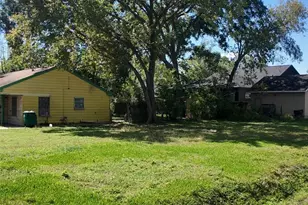 6802 England St, Houston, TX 77021 - Photo 8