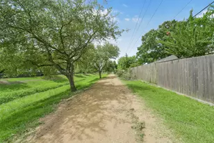 12411 Attlee Dr, Houston, TX 77077 - Photo 50